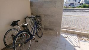 エクスティアラアーチの自転車置き場